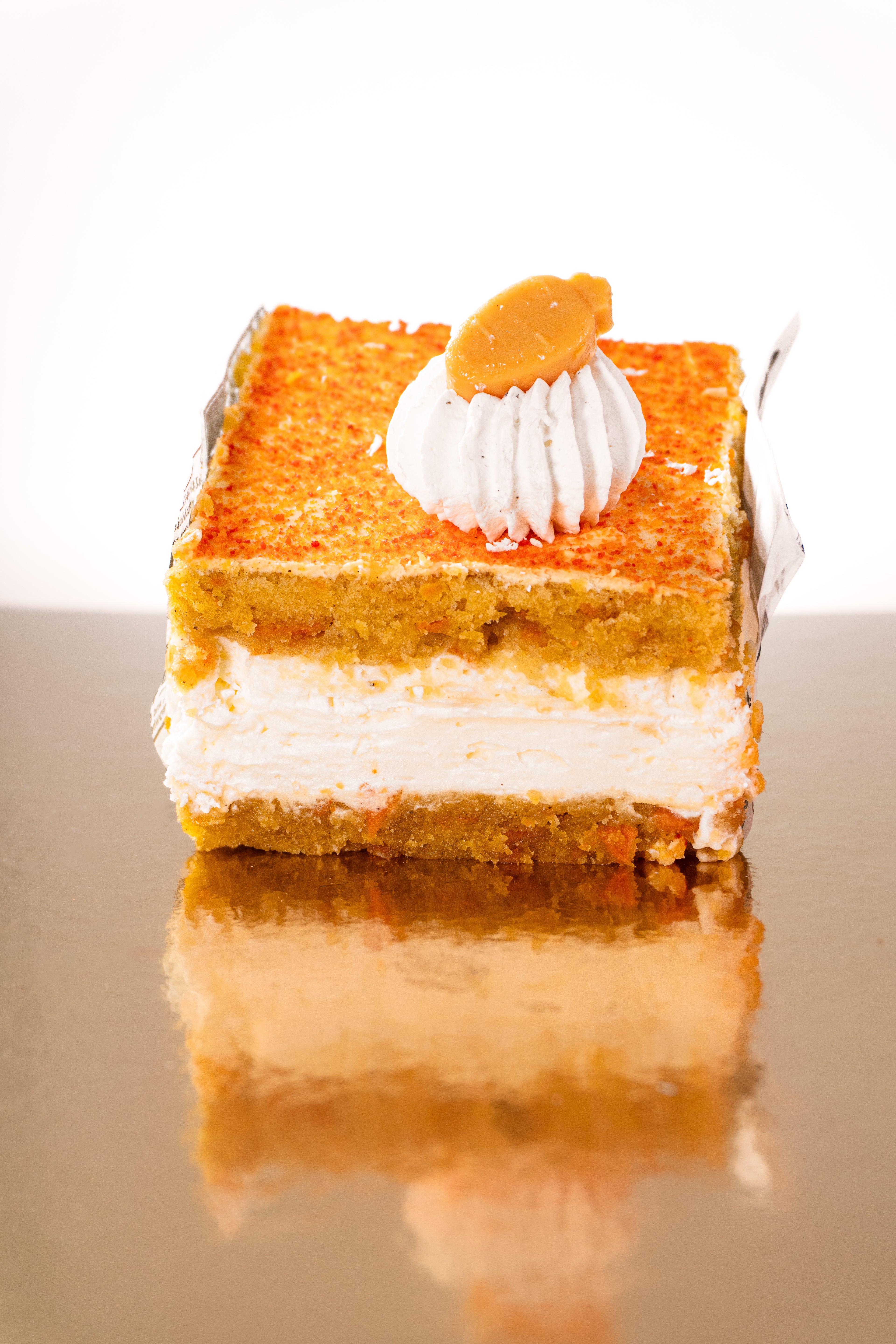 Porción de tarta de zanahoria